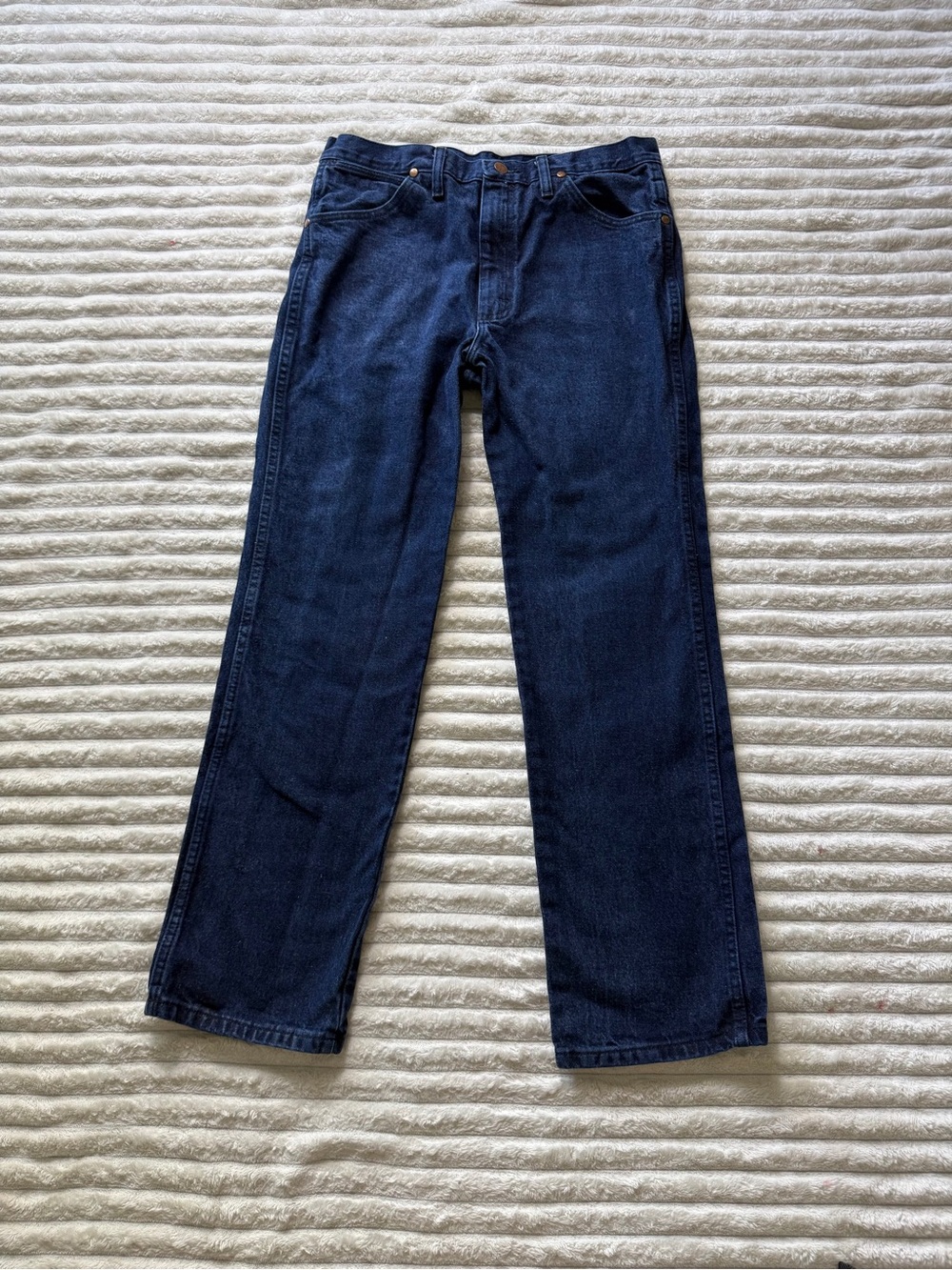Wrangler men’s  Straight Fit Dark Wash Blue Denim Jeans Size 33x30